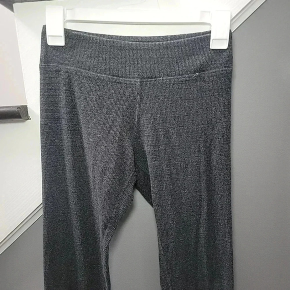 Brandy Melville Waffle Knit Leggings Lounge Pants One Size Comfy Trendy Soft - Picture 2 of 4
